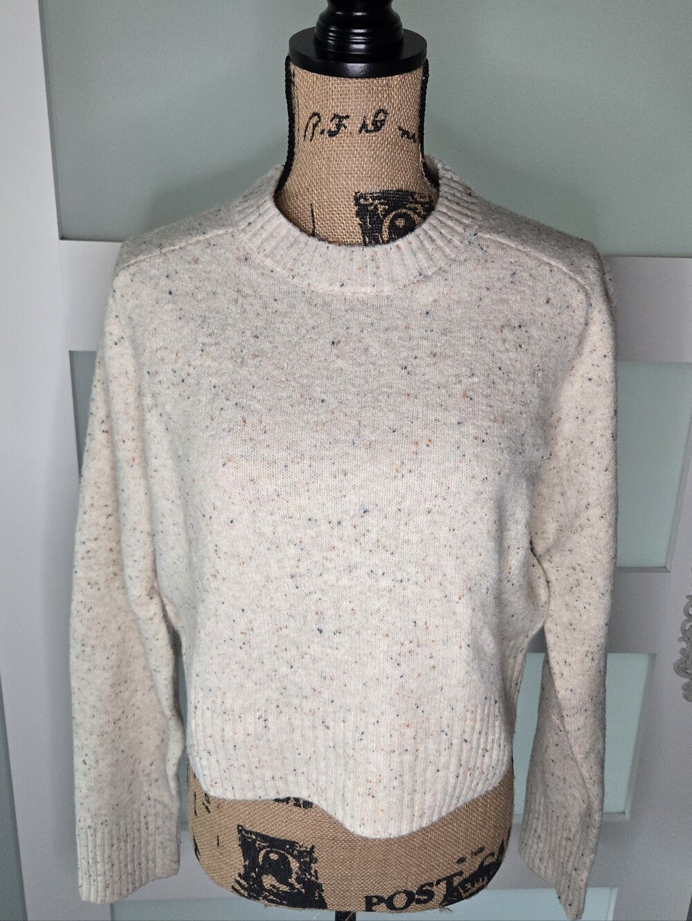 Universal Thread Cream Speckled Crewneck Sweater